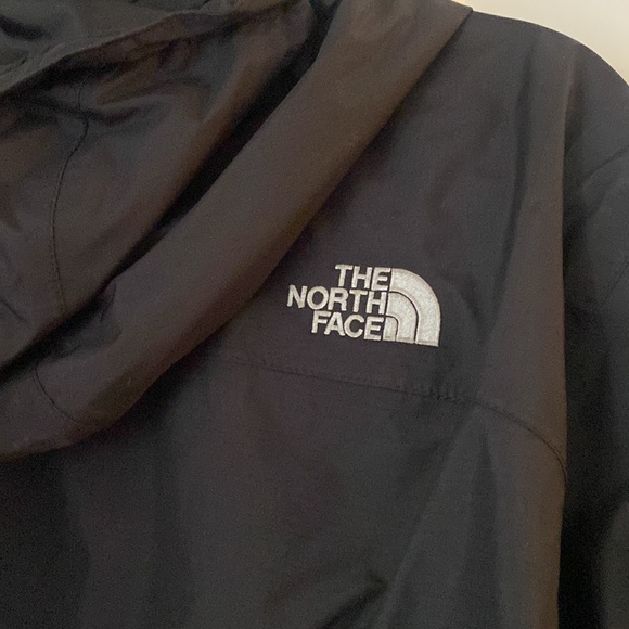 Men’s North Face wind breaker jacket - Picture 10 of 13